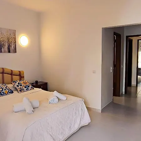 Casa Varzea * Λάγος